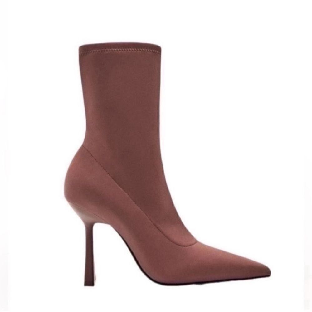 Zara Rose Mauve/Pink Sock Style Stretch Ankle
Boots(Size 39,8)